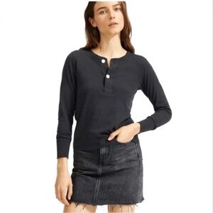 EVERLANE The Recotton Henley S Long Sleeve Washed Black